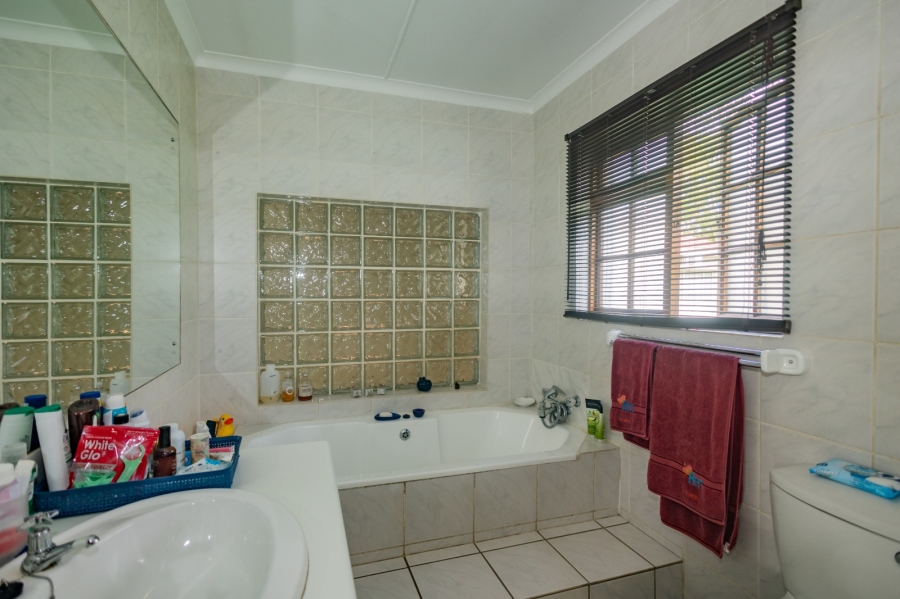 3 Bedroom Property for Sale in Paglande Western Cape